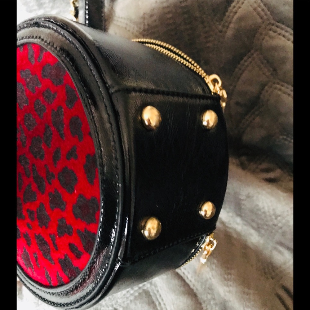 LAST ONE!! ANIMAL PRINT CIRCLE PURSE!! - Picture 4 of 4